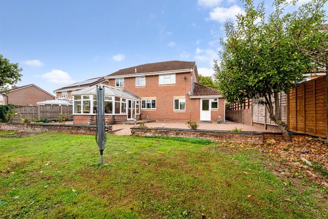 15, Bentley Close, Horndean photo 2