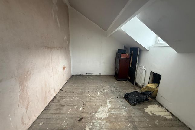 26, Victor Terrace, Bradford photo 5