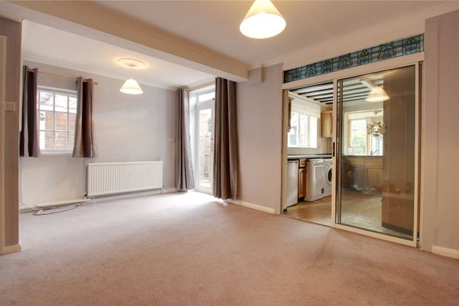 6, Thornash Road, Horsell photo 3