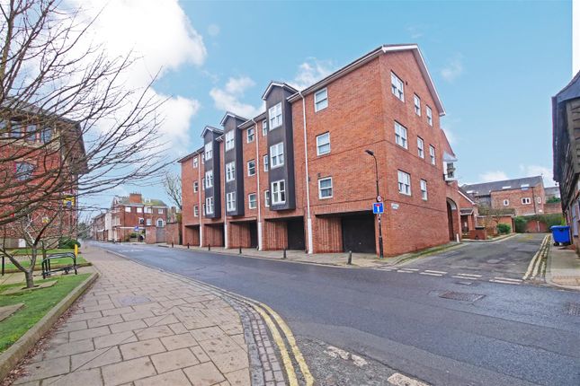 1-bed flat on 1, Queens Staith Mews, York, £148,000