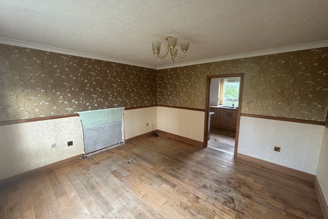 14 Abbey Walk, Larkhall photo 2