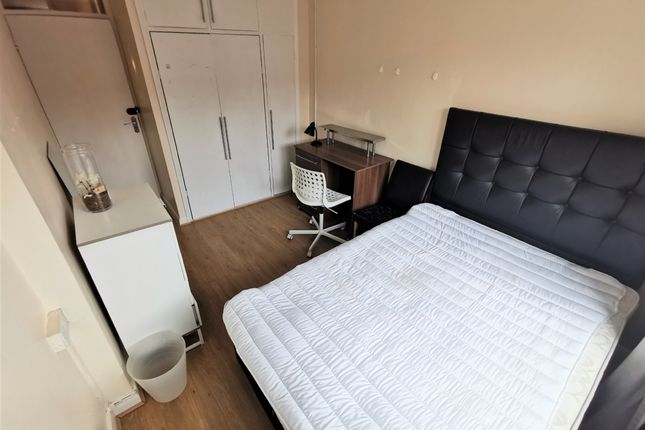 Flat to rent in Phoenix Court, St Pancras