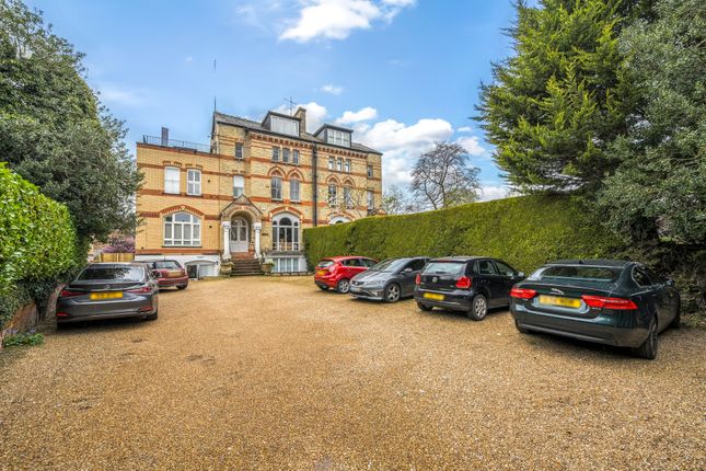 Flat for sale in Fairmile, Henley-On-Thames