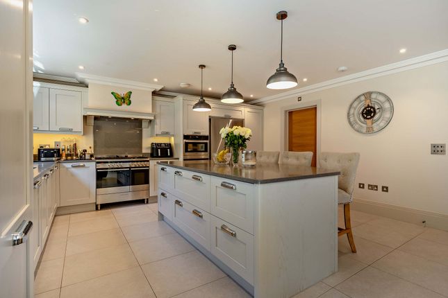 Oscars Lodge, Pankhurst Farm,, Bagshot Road, West End photo 4