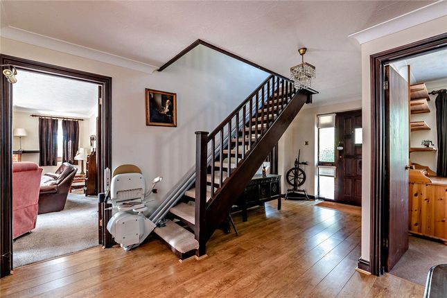 6, Harewood Drive, Thatcham photo 2