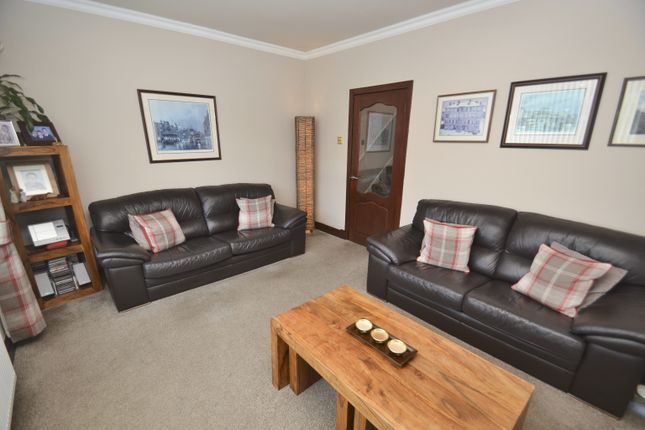 38 Blackstone Avenue, Pollok, Glasgow photo 4