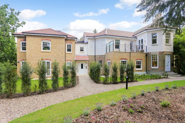 Thumbnail Flat for sale in Firs Road, Kenley