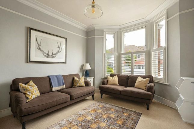 15 Preston Road, London photo 4