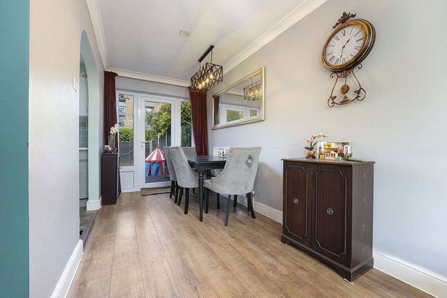 9, Village Row, Sutton photo 4