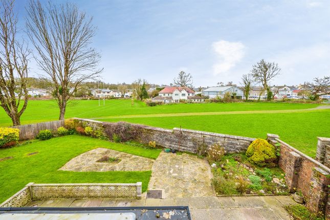 20, The Verlands, COWBRIDGE photo 2