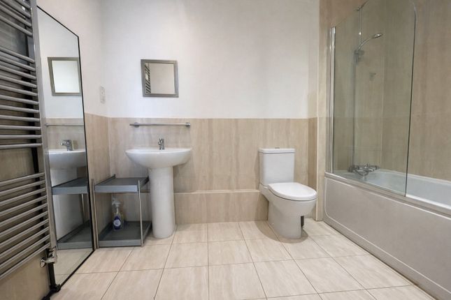 23, Molineaux Court, Hounslow photo 4