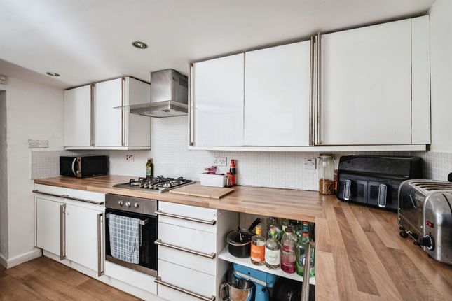 1, Lockyer Terrace, Saltash photo 4