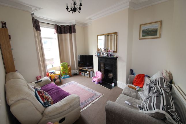 Terraced house for sale in Jubilee Crescent, Gainsborough