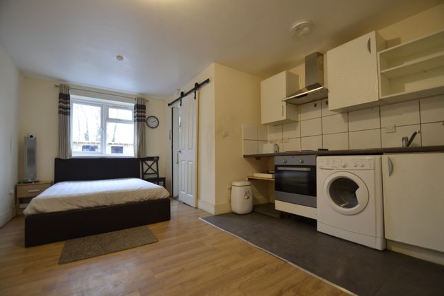 Studio, 47, Northumberland Crescent, Feltham photo 4