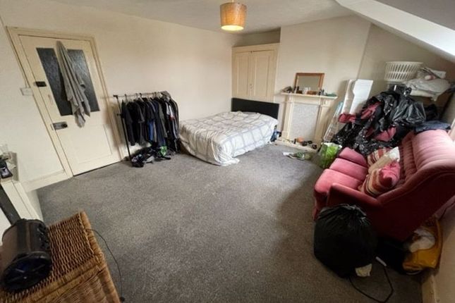 9B, Linden Grove, Gosport photo 4