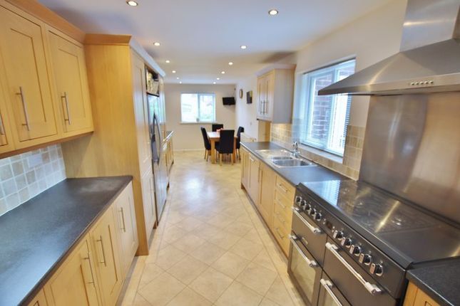 Detached house for sale in Broadlake, Willaston, Cheshire