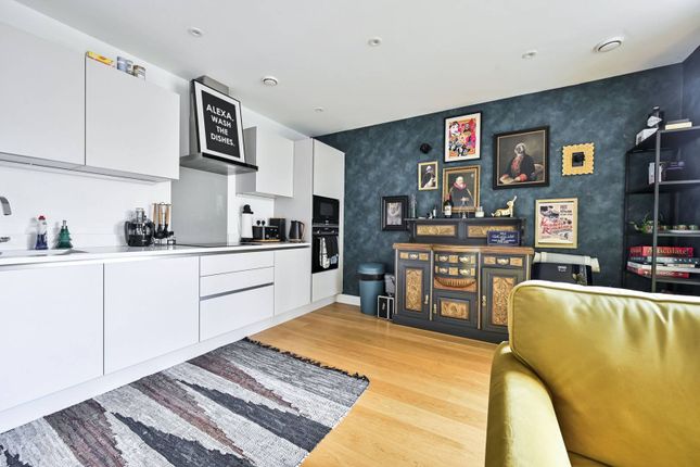 Thumbnail Flat to rent in Tollgate Gardens, North Maida Vale, London