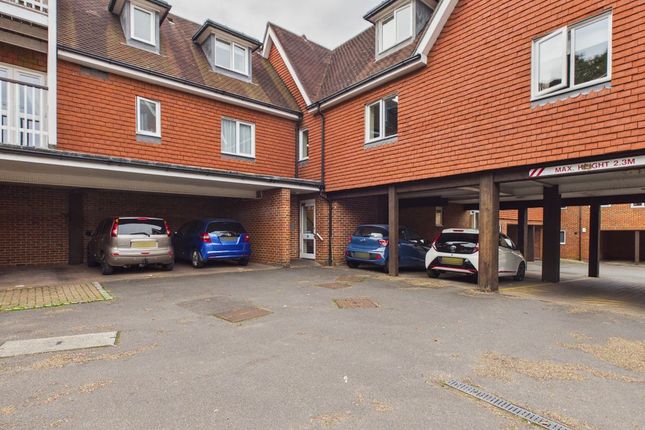 6 The Lyons, East Street, Tonbridge photo 3