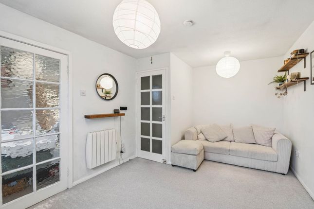 56b Southwold Road, Watford photo 2