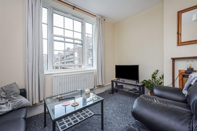 16 Santley House, Frazier Street, SE1 photo 2