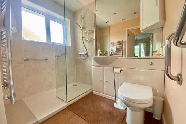 24, Beverstone, Peterborough photo 3