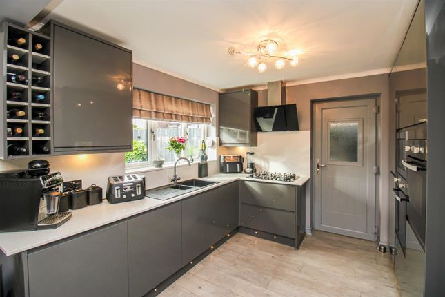 8, Wharfedale Drive, Altofts photo 2