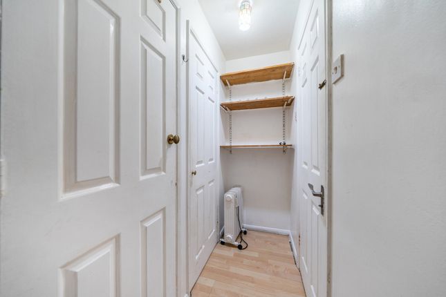 28, Colwyn Green, London photo 4