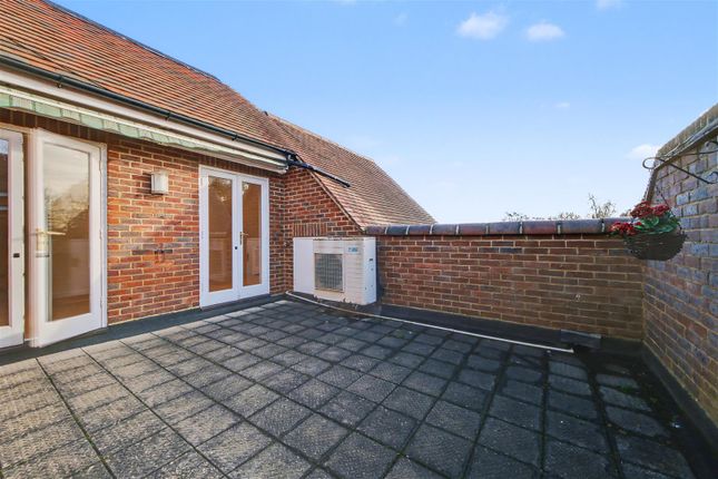 10 Hambleden Place, 32 Gills Hill, Radlett photo 3