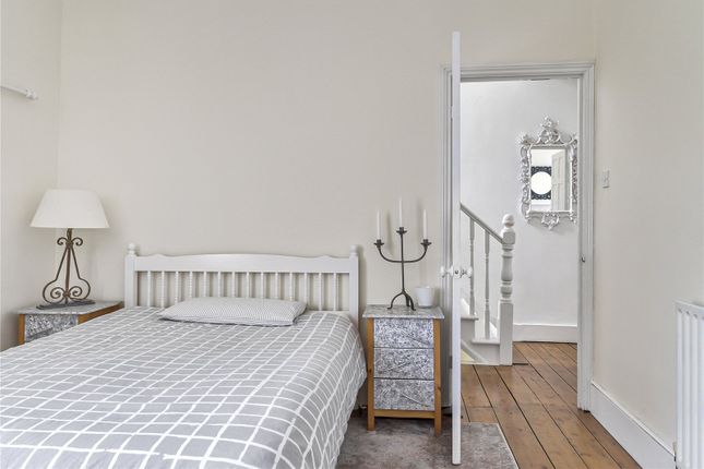25A,, Goldsboro Road, London photo 4
