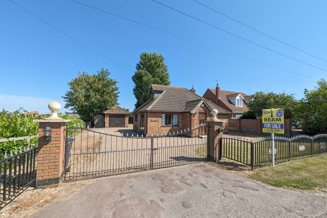 Thumbnail Bungalow for sale in Youngers Lane, Burgh Le Marsh