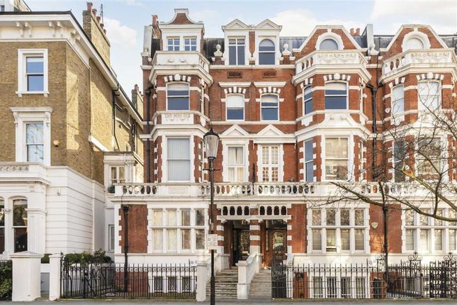 Flat for sale in Bolton Gardens, London