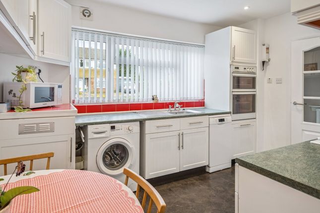 23, Captain Cook Close, Chalfont St. Giles photo 3