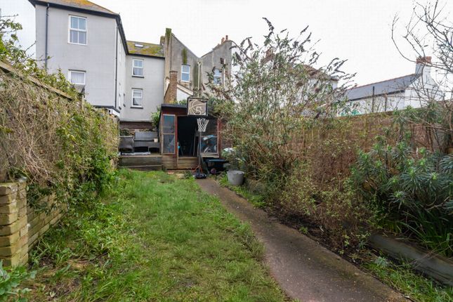 19, Cobden Road, Hythe photo 2