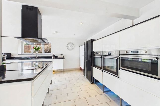 73 Breckhill Road, Nottingham photo 3