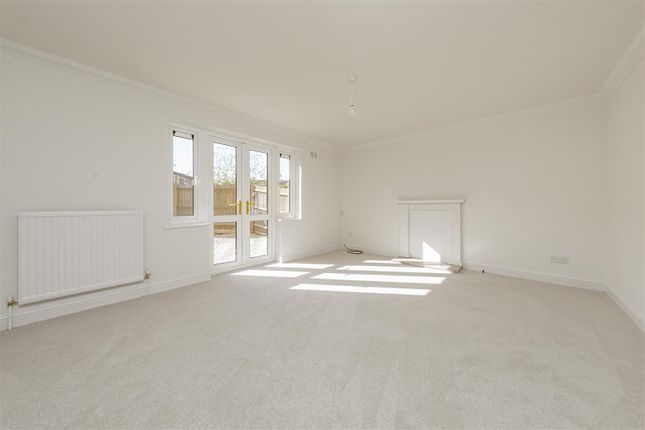 8 Peterhead Mews, Grampian Way, Slough photo 4