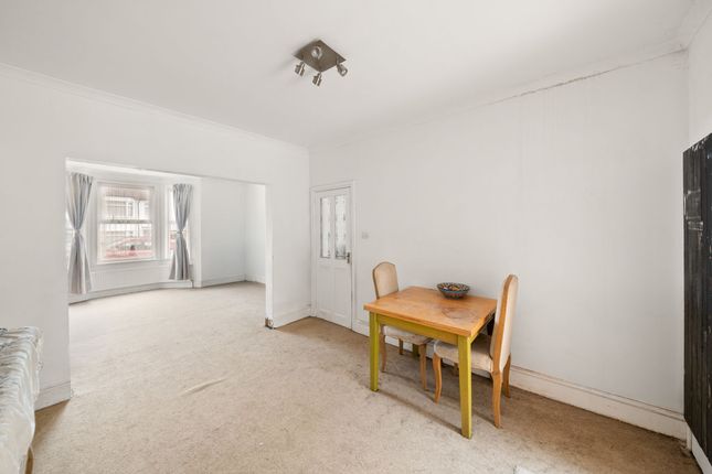 37, Wargrave Road, Harrow photo 4
