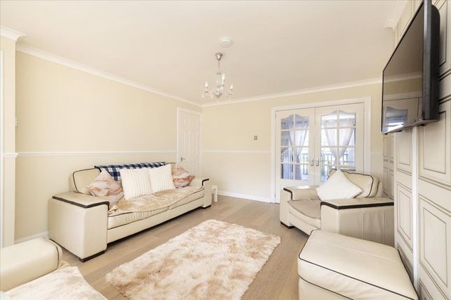116 Glenmore, Whitburn photo 3