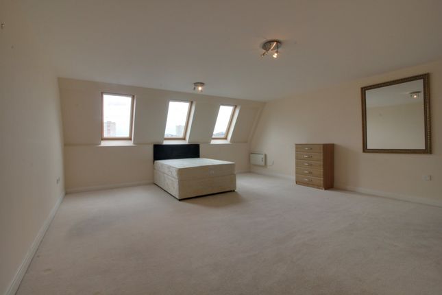 Flat to rent in Q Apartments, Newhall Hill, Birmingham