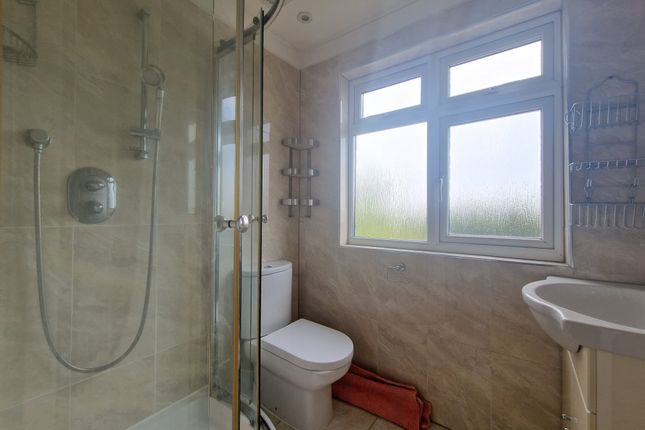 49, Summit Road, Northolt photo 3