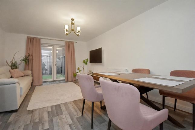 49, London Road, Corby photo 4