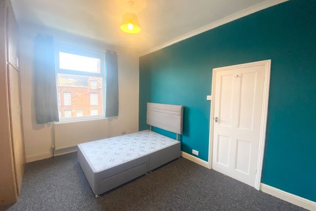 Park Avenue, Leeds photo 4