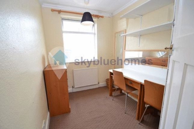 Terraced house to rent in Landseer Road, Leicester