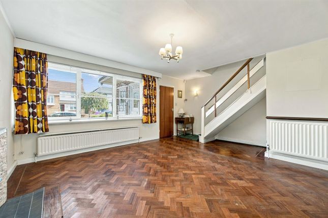 26, Cedars Drive, Hillingdon photo 2