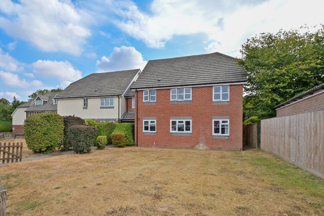 1, Derwent Close, Buckinghamshire photo 4