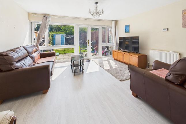26, Raphaels, Basildon photo 4