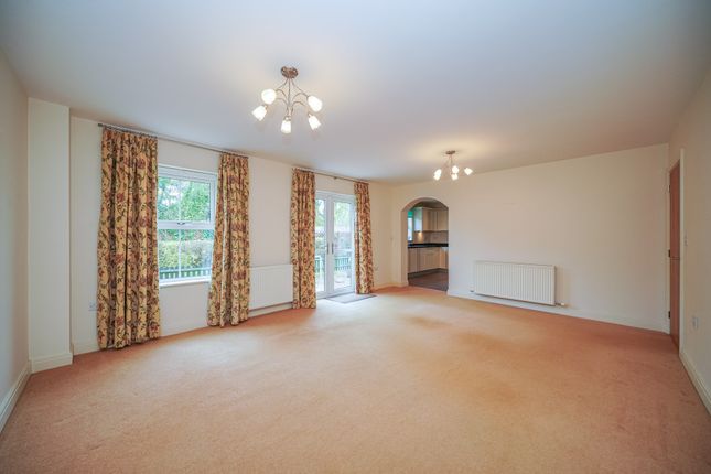 Flat 6, Buckingham photo 2