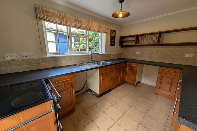 2 Holmview Ash Road, Woodbridge photo 2
