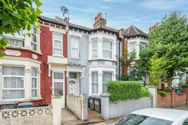 Flat for sale in Tunley Road, Harlesden, London
