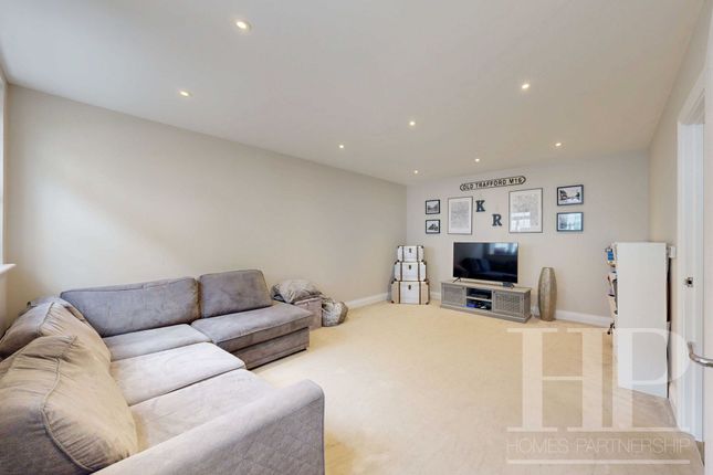 7 Coach House Mews Horsham Road, Horsham photo 2