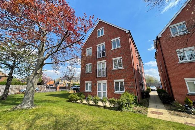 Thumbnail Flat for sale in Bloomfield Terrace, Linden, Gloucester